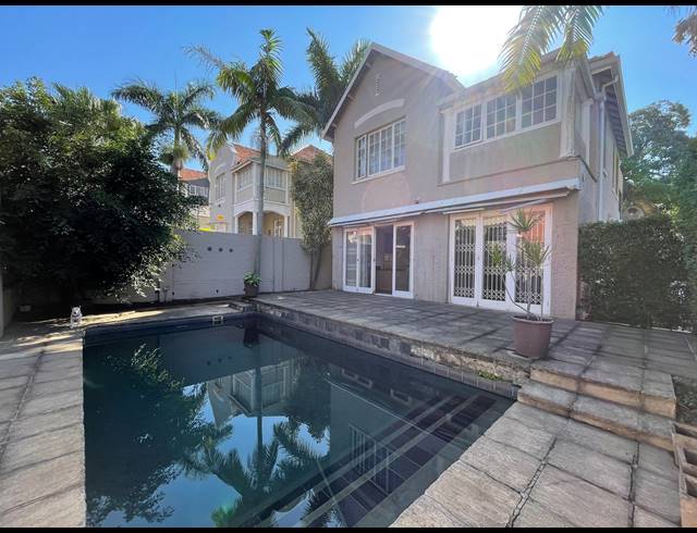 4 BEDROOM HOUSE FOR SALE IN ESSENWOOD